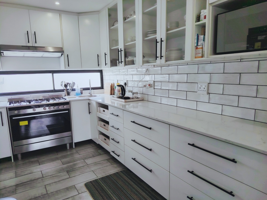 4 Bedroom Property for Sale in Shelley Point Western Cape